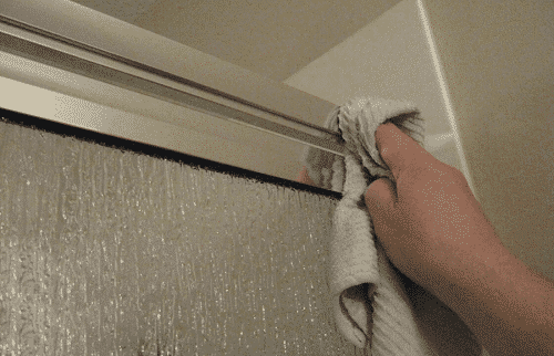 Cửa nhôm được sử dụng tại các nơi có độ ẩm cao dễ bị bay màu