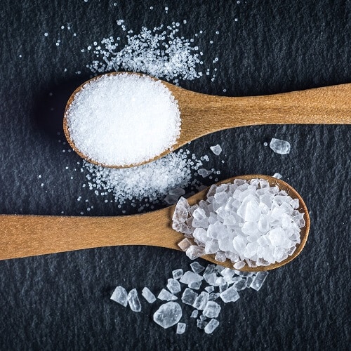 Muối giúp lấy đi bụi bẩn một cách an toàn