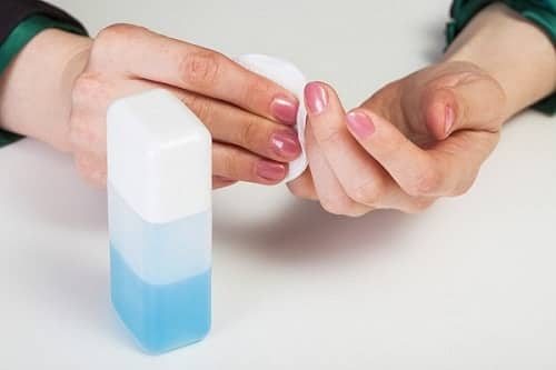 Nước rửa sơn móng tay