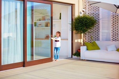 Cửa lùa nhôm được sơn vân gỗ