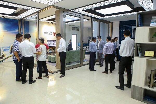 Showroom cửa nhôm Long Vân