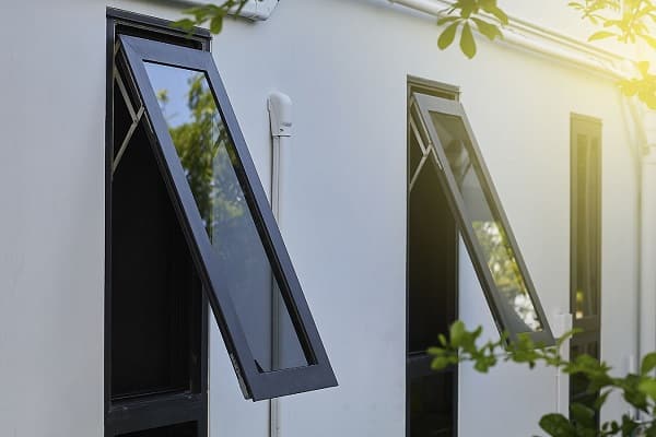 Cửa sổ nhôm mở hất 1 cánh