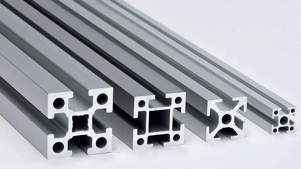 Nhôm thanh định hình vuông được sử dụng rộng rãi trong ngành kiến trúc xây dựng.